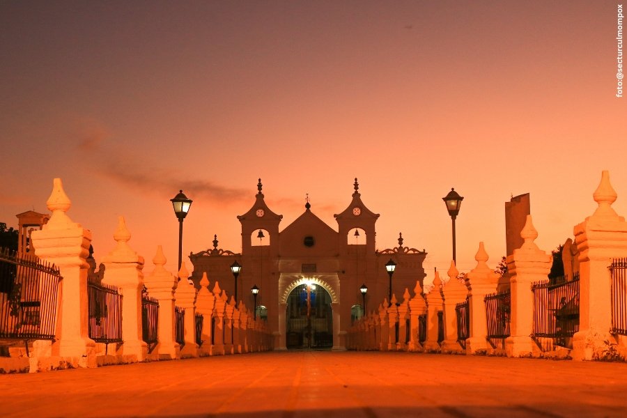 Colonial river town of Mompox on the Magdalena River